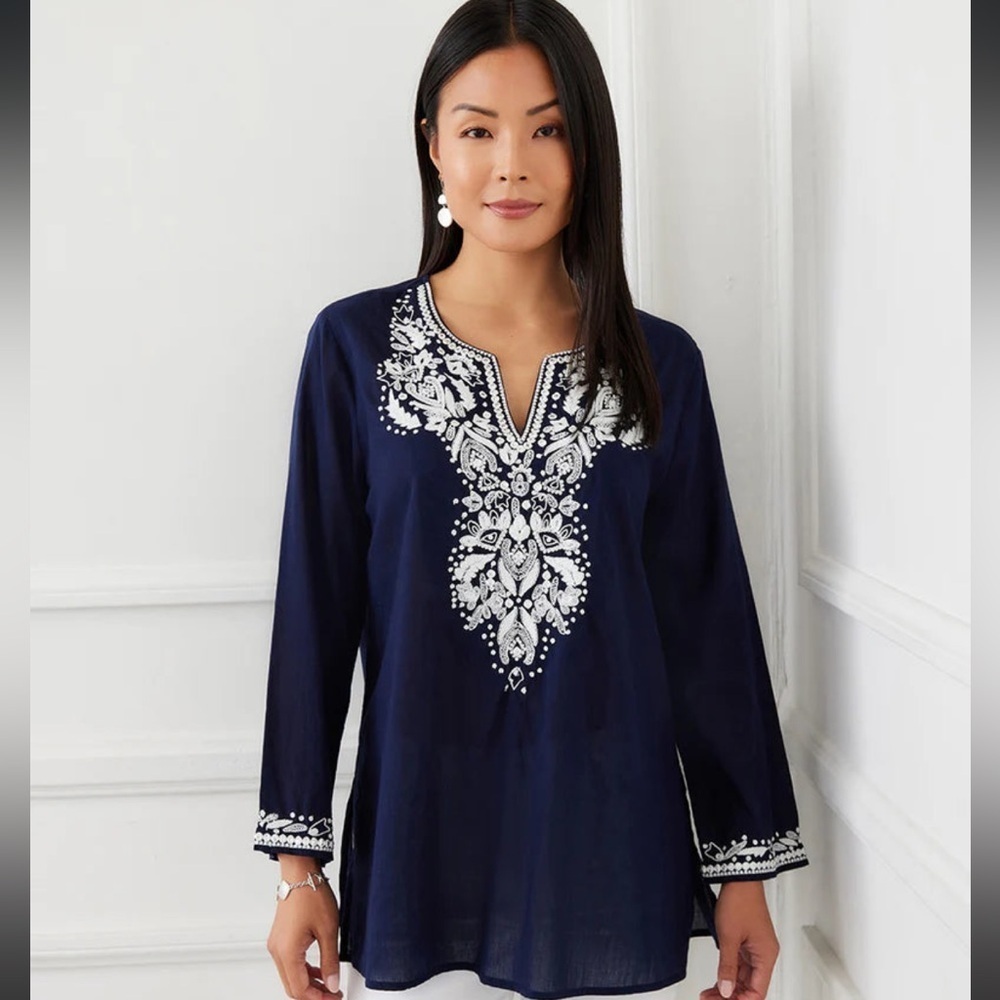Karen Kane Embroidered navy Tunic size medium NWT